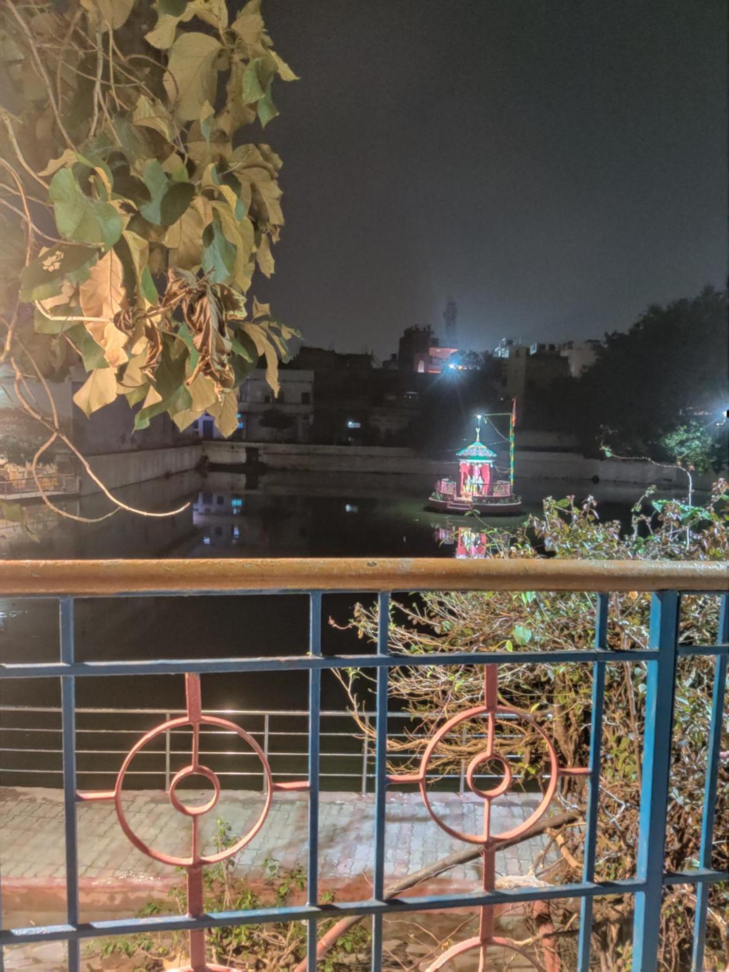 Madhuri Guest House Βαρανάσι Εξωτερικό φωτογραφία