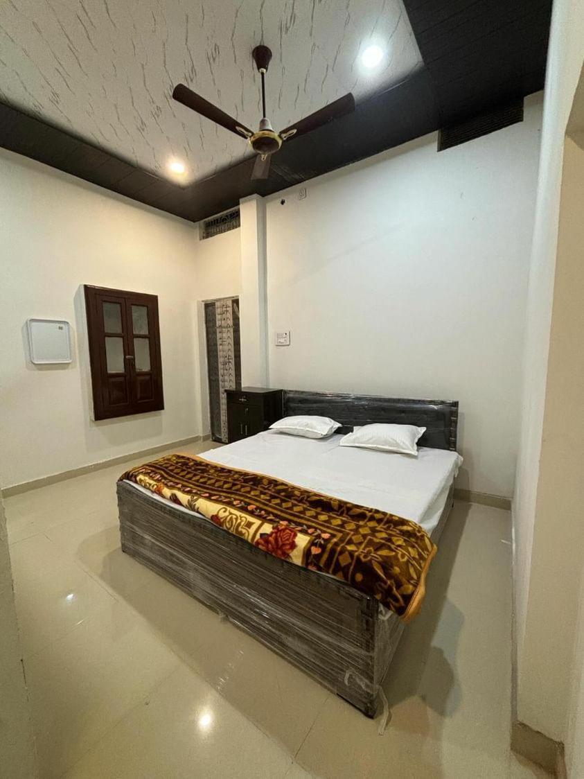 Madhuri Guest House Βαρανάσι Εξωτερικό φωτογραφία